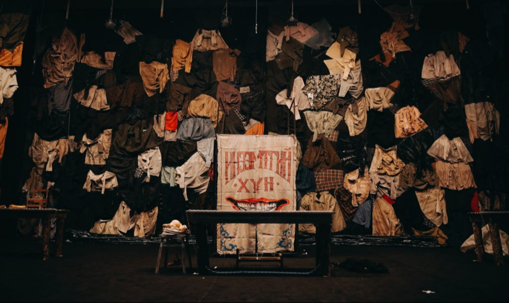 “Pro” театрынхан “Инээмтгий хүн”-ээр үзэгчидтэйгээ уулзана